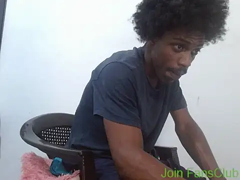 larry-n-clouds - Larry-n-clouds's free webcam - UK Sex Cams