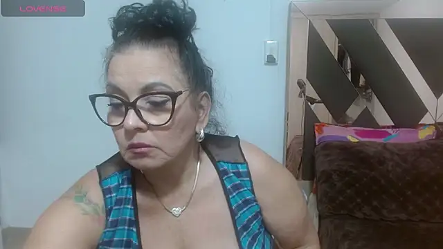 lindaesmeralda live cam