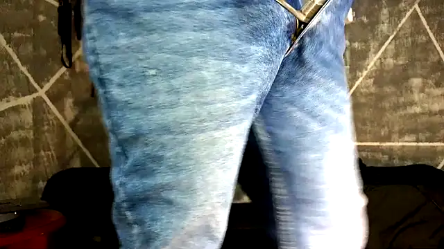 blackmen1998 (M young) - show dick hard