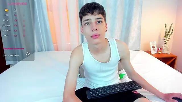 oblivion_deku (M twink) - TAKE CLOTHES OFF