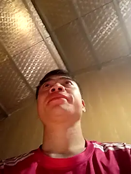 henry_xx01 (M young) - Get a bowl of pho for breakfast.