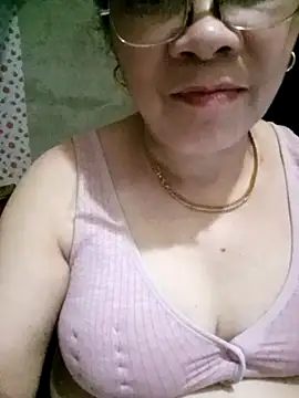 small-house123 live cam