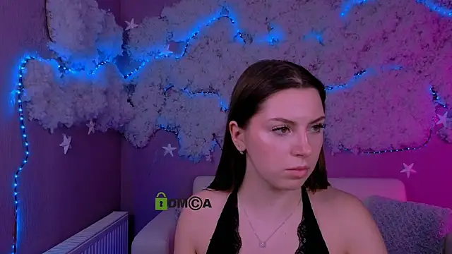 amalialowell live cam