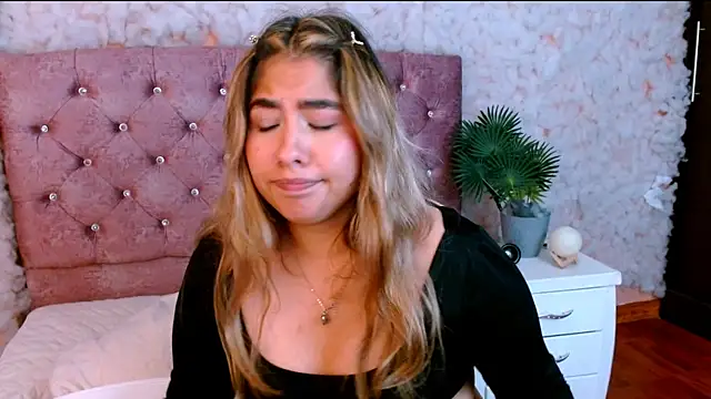 sofiazaf_ (F young) - dance to your favorite song