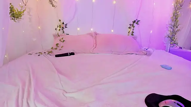 eimi_rosse18 - Eimi_rosse18's free webcam - UK Sex Cams