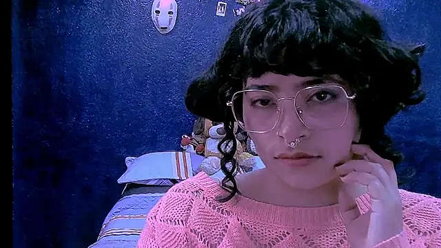 ninayellow (F young) - Dildo fucks me