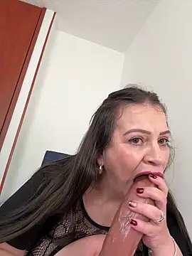 karla_duarte (F mature) - SPANKS IN  MY ASS