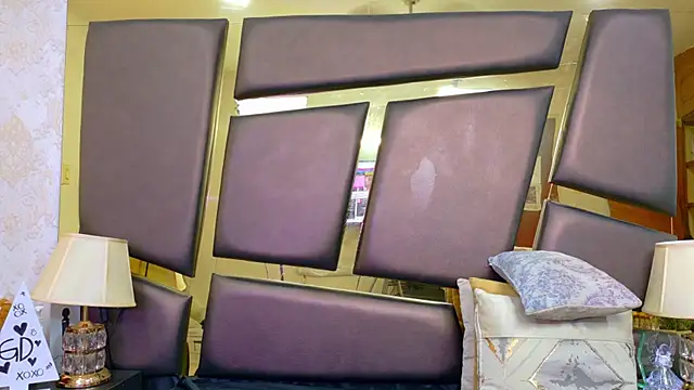 nicoleesposito (F young) - pinch nipples   🔥💘