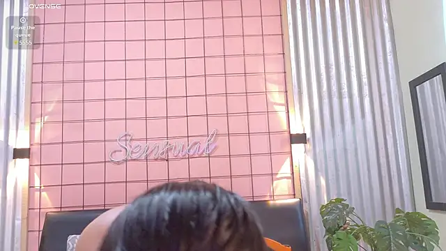 mensia_hernandz live cam