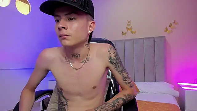 nascary_fox (M twink) - cum public