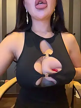 Webcam Model (ANGELIKA7741)  is live.Free join now!