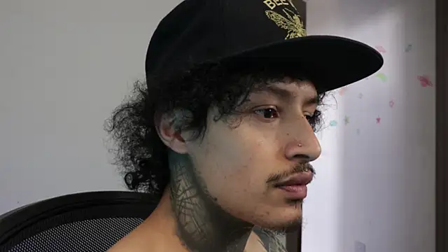 trieone - Trieone's free webcam - UK Sex Cams