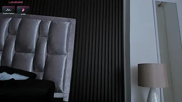 zahra_milks (F young) - Fingers in pussy wet ♥