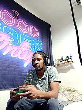 Mikaaa97 live sex cam