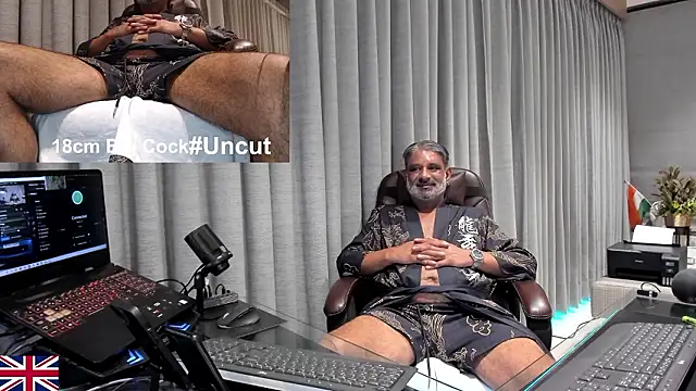 OnlineBossUK live sex cam