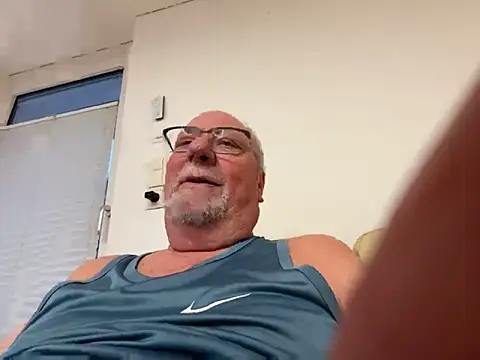 gerri2000 (M grandpa) - 2000