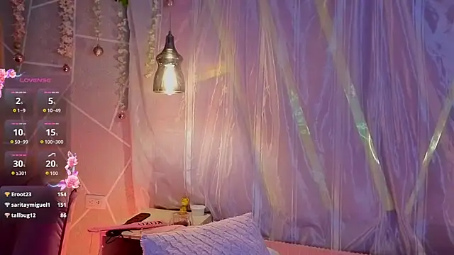 emmycortez (F young) - Rub ass with oil in doggy position🍑💫