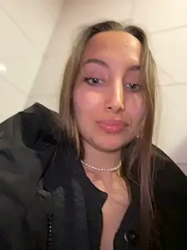 ICrazyOneIRL live cam profile