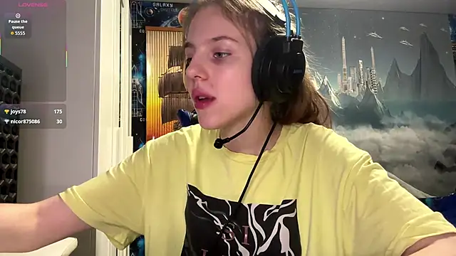 elira_breeze - Elira_Breeze's free webcam - UK Sex Cams