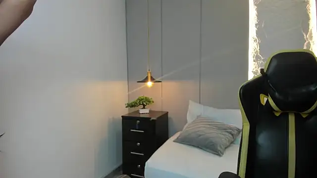 isabella_florez - Isabella_florez's free webcam - UK Sex Cams