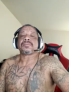 yellowwetfox - Yellowwetfox's free webcam - UK Sex Cams