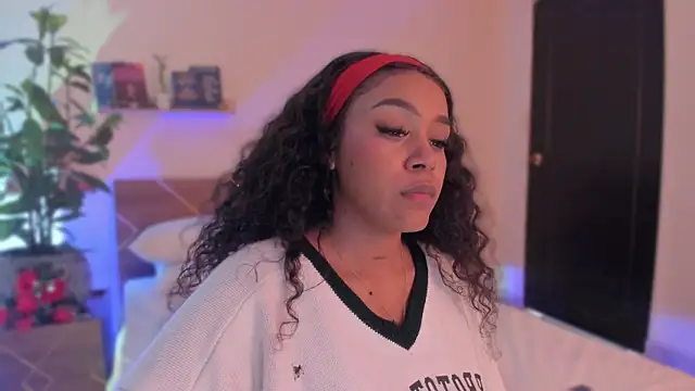 yarirose - YariRose's free webcam - UK Sex Cams