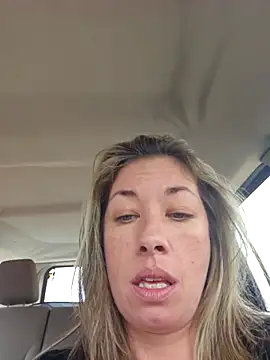 MiraKisss live cam profile