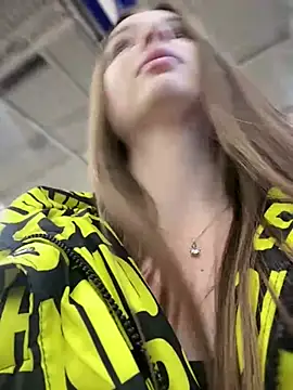 KrisMagnoly live cam profile