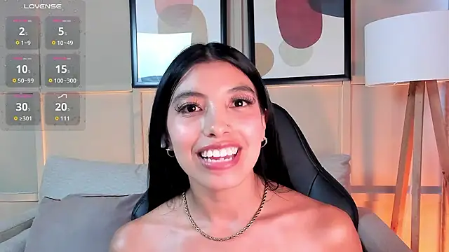 tiffany_low - Tiffany_Low's free webcam - UK Sex Cams