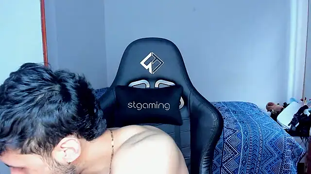 tommy_bred - Tommy_Bred's free webcam - UK Sex Cams