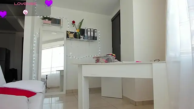 clumsiness_office69 - Clumsiness_office69's free webcam - UK Sex Cams