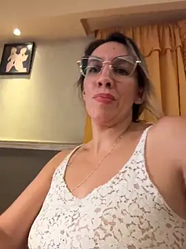 Gatitacarlita live cam profile