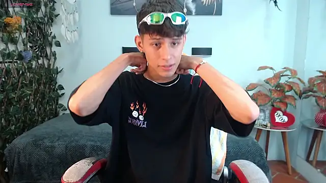 draxblade09 (M twink) - REMOVE MY BOXERS AND MASTURBATE ME