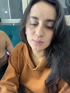 Antonella_Julieta live cam