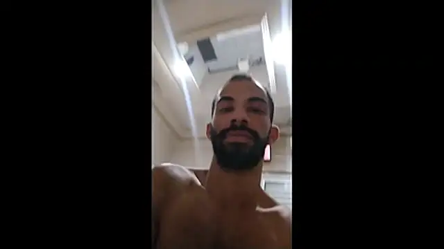 MidnightCamboy live cam