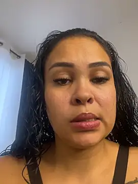 FOX_LATINA live sex cam