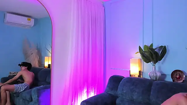 Cheys_Mast live sex cam