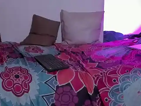 nikki__uwu - Nikki__uwu's free webcam - UK Sex Cams