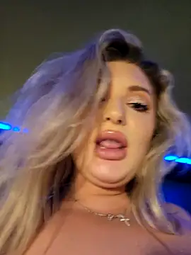 blondie_sasha - Blondie_Sasha's free webcam - UK Sex Cams