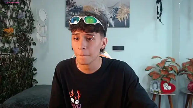 draxblade09 (M twink) - REMOVE MY BOXERS AND MASTURBATE ME