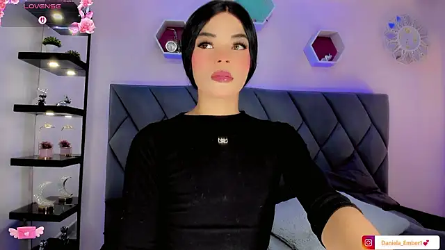 amira_ember - Amira_Ember's free webcam - UK Sex Cams