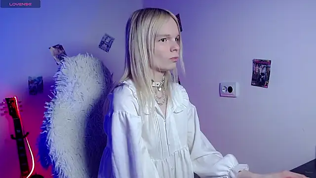 emily_nyaffee (T young) - cum show