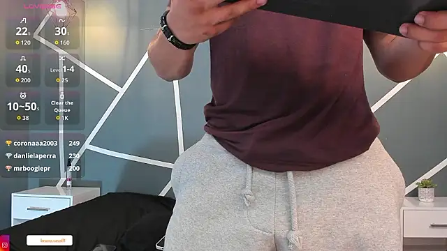 bruno_cavalli (M twink) - 50 squats + oil on my ass