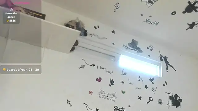 yailin_04 (F young) - clamps on my pussy