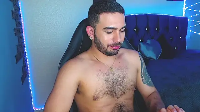 adamhairy - Adamhairy's free webcam - UK Sex Cams