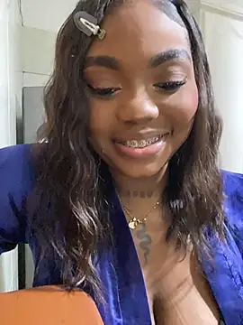 Webcam Model (SarahBleer)  is live.Free join now!