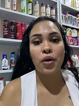 FOX_LATINA live cam profile