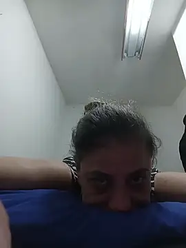 sasi_luna live cam profile