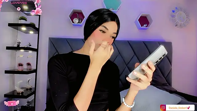 amira_ember (T teen) - I want to feel your love and your suppor