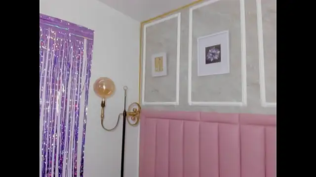 hoollyhendrix - HoollyHendrix's free webcam - UK Sex Cams